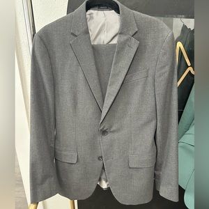 J. Ferrar 38 Regular and 30x32 Dark Grey Suit